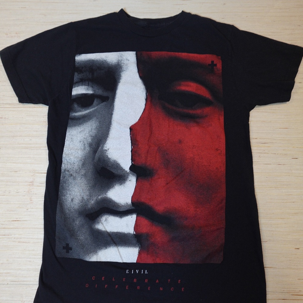 Civil Clothing “Celebrate Difference” Graphic Tee Men’s Medium Black Red Statue